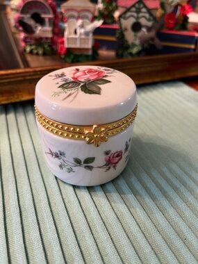 Porcelain Floral Trinket Box with Gold Trim - Pink Rose
